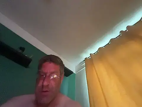 Snapshot of bigboy6880 chatting on 14, 7, 2026 bigboy6880 online show from 14, 7, 2026