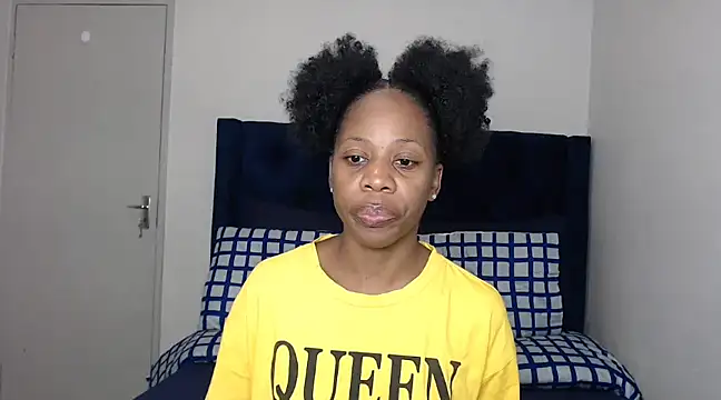 QUEENMANDYY online show from 3, 3, 2025