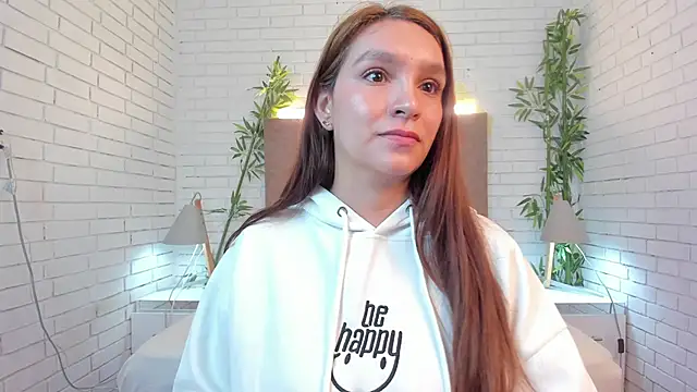 miataylorr1 online show from 13, 2, 2025