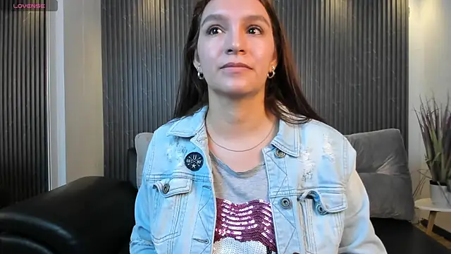 miataylorr1 online show from 13, 3, 2025