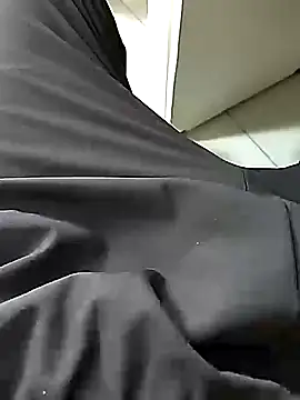 Snapshot of shiiank chatting on 14, 4, 2026 shiiank online show from 14, 4, 2026