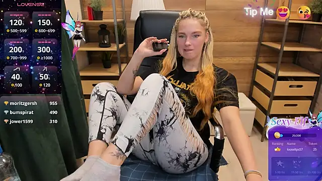 Snapshot of _fiona_Love chatting on 10, 12, 2024  fiona Love online show from 10, 12, 2024