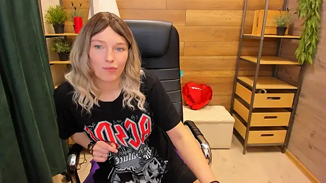 Snapshot of _fiona_Love chatting on 10, 2, 2025  fiona Love online show from 10, 2, 2025