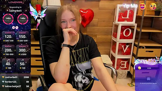 Snapshot of _fiona_Love chatting on 11, 3, 2025  fiona Love online show from 11, 3, 2025