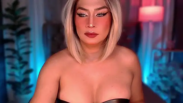 Snapshot of QUEEN_GIAMOORE69 chatting on 13, 2, 2026 QUEEN GIAMOORE69 online show from 13, 2, 2026