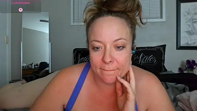 julimonroe online show from 4, 11, 2025