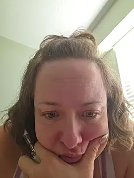 Snapshot of julimonroe chatting on 28, 6, 2026 julimonroe online show from 28, 6, 2026