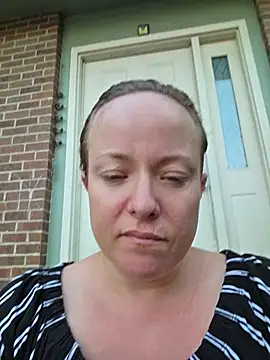 Snapshot of julimonroe chatting on 16, 7, 2026 julimonroe online show from 16, 7, 2026