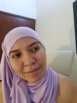 Snapshot of MatchedEyebrow chatting on 8, 3, 2025 MatchedEyebrow online show from 8, 3, 2025