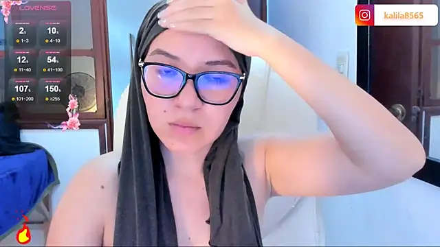 Snapshot of MatchedEyebrow chatting on 26, 9, 2025 MatchedEyebrow online show from 26, 9, 2025