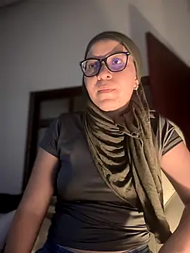 Snapshot of MatchedEyebrow chatting on 4, 10, 2025 MatchedEyebrow online show from 4, 10, 2025