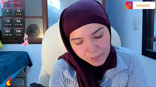 Snapshot of MatchedEyebrow chatting on 22, 10, 2025 MatchedEyebrow online show from 22, 10, 2025