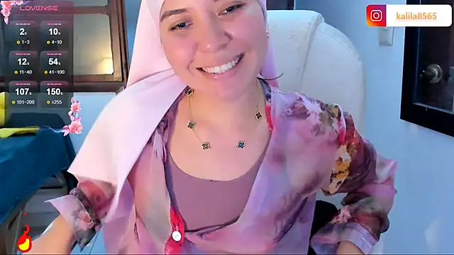 Snapshot of MatchedEyebrow chatting on 23, 10, 2025 MatchedEyebrow online show from 23, 10, 2025