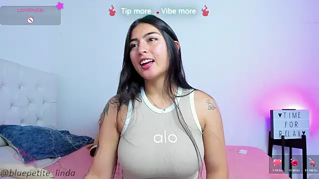 Blue Petite online show from 19, 3, 2026