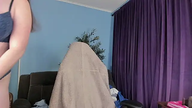 Kelly Carolina online show from 9, 4, 2026