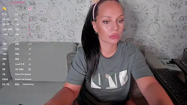 Snapshot of LondonBadGirl chatting on 16, 9, 2025 LondonBadGirl online show from 16, 9, 2025