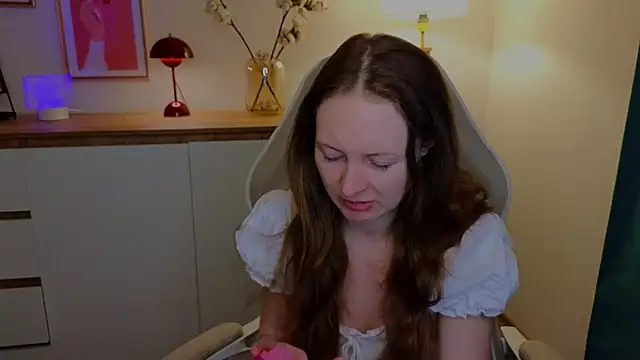 freya nilsson online show from 8, 12, 2024