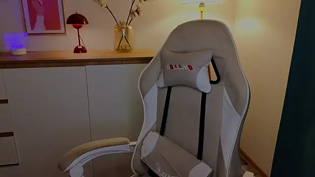 freya nilsson online show from 8, 12, 2024