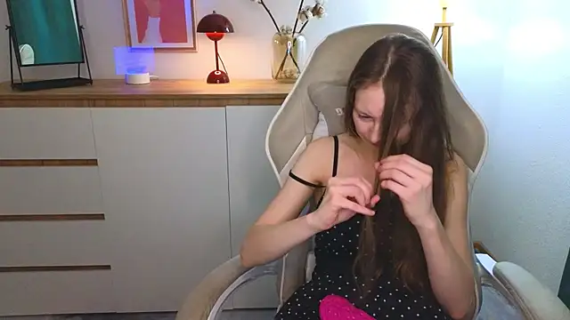 freya nilsson online show from 11, 12, 2024