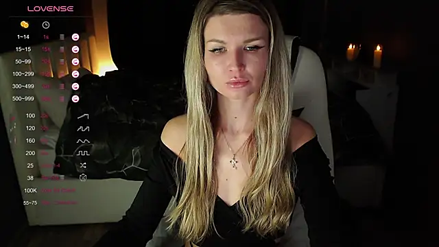 Snapshot of AngelMiaM chatting on 1, 3, 2025 AngelMiaM online show from 1, 3, 2025