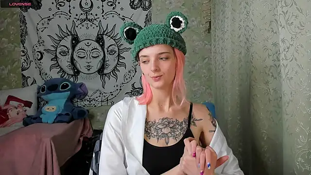 Cutie Adelia online show from 19, 12, 2024