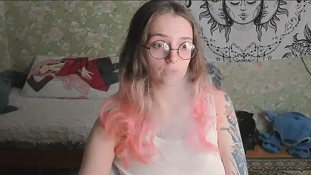 Cutie Adelia online show from 7, 5, 2026
