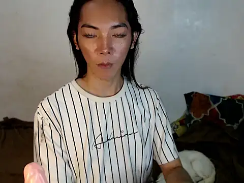 Snapshot of perly_169 chatting on 8, 3, 2025 perly 169 online show from 8, 3, 2025