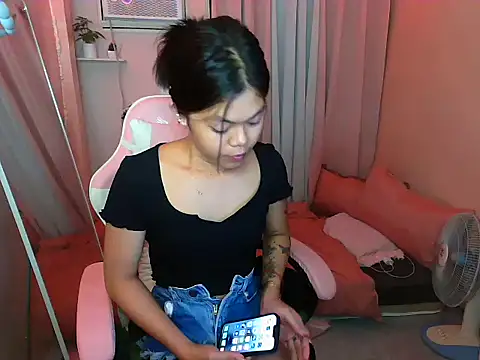 Snapshot of young_salsalita chatting on 17, 9, 2025 young salsalita online show from 17, 9, 2025