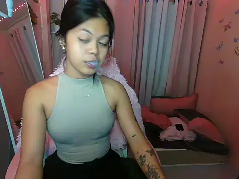 Snapshot of young_salsalita chatting on 18, 10, 2025 young salsalita online show from 18, 10, 2025