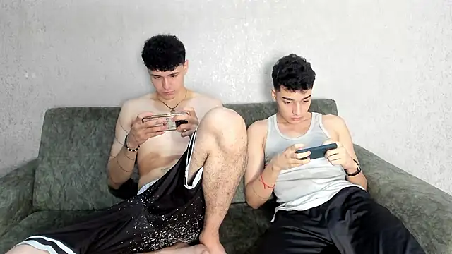 Snapshot of pelusos_mens chatting on 10, 1, 2026 pelusos mens online show from 10, 1, 2026