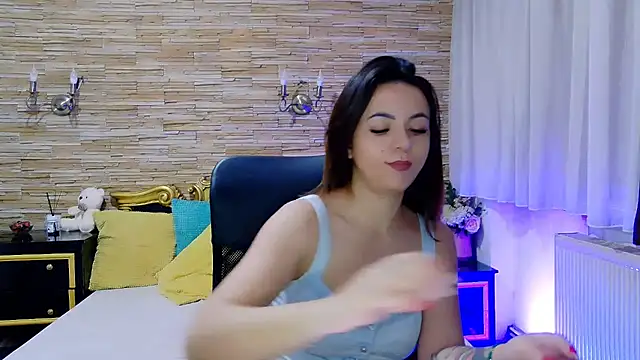 PlayfulElla online show from 18, 2, 2025