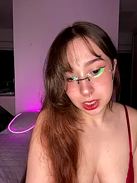 Snapshot of tsuki_chan_on chatting on 15, 9, 2025 tsuki chan on online show from 15, 9, 2025