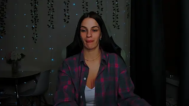 Snapshot of KarlaSim chatting on 28, 1, 2025 KarlaSim online show from 28, 1, 2025