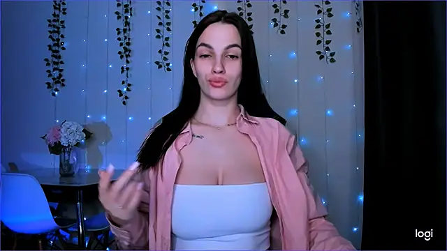 Snapshot of KarlaSim chatting on 7, 2, 2025 KarlaSim online show from 7, 2, 2025