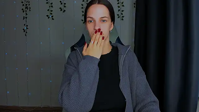 Snapshot of KarlaSim chatting on 15, 10, 2025 KarlaSim online show from 15, 10, 2025