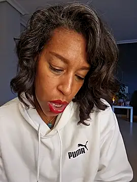 Goldenlace online show from 4, 12, 2025