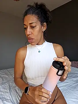 Goldenlace online show from 11, 2, 2026