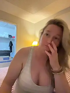 Snapshot of Vivian_MayXxX chatting on 28, 6, 2026 Vivian MayXxX online show from 28, 6, 2026