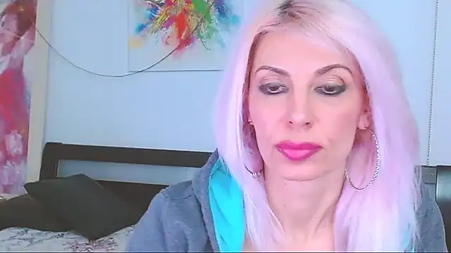 Snapshot of HoneyLara chatting on 28, 2, 2025 HoneyLara online show from 28, 2, 2025