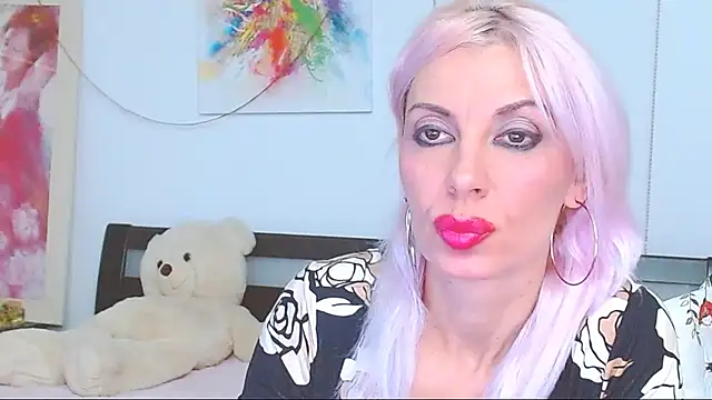 Snapshot of HoneyLara chatting on 10, 10, 2025 HoneyLara online show from 10, 10, 2025