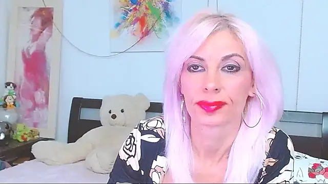 Snapshot of HoneyLara chatting on 13, 10, 2025 HoneyLara online show from 13, 10, 2025