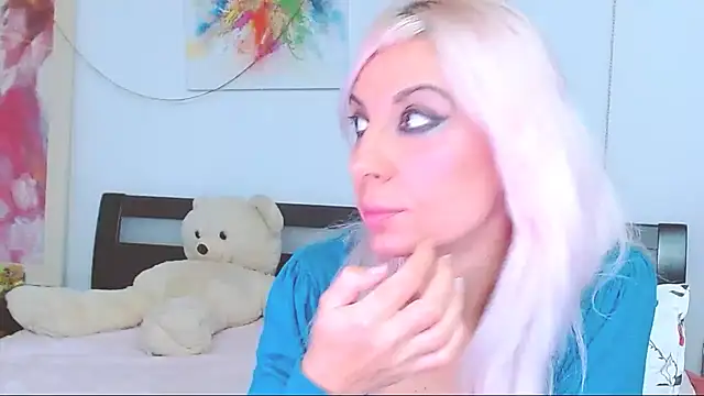 Snapshot of HoneyLara chatting on 16, 10, 2025 HoneyLara online show from 16, 10, 2025