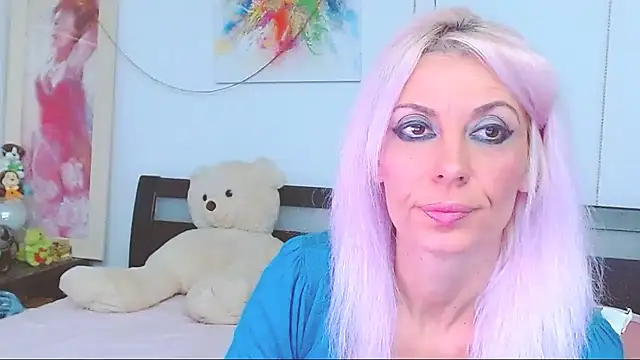Snapshot of HoneyLara chatting on 17, 10, 2025 HoneyLara online show from 17, 10, 2025