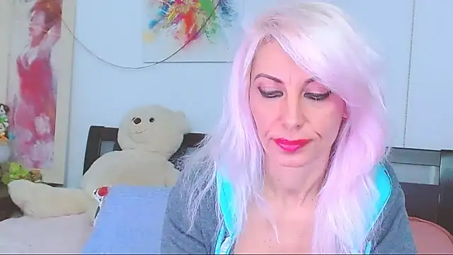 HoneyLara online show from 29, 11, 2025