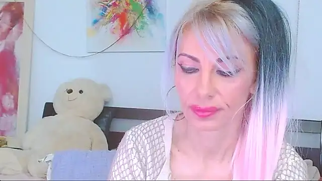 HoneyLara online show from 15, 3, 2026