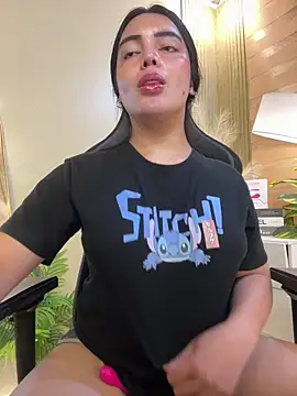 HotstuffCherrySummer online show from 3, 2, 2025