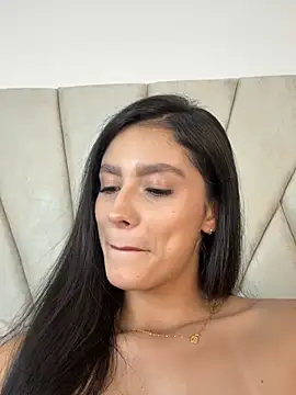 Lauraxx69 online show from 12, 7, 2026
