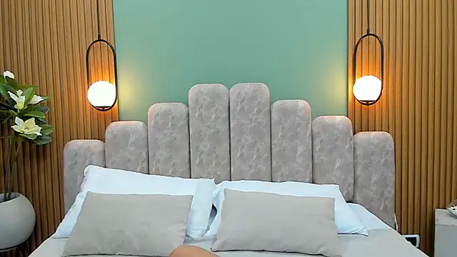 Snapshot of NicoleBlum chatting on 18, 2, 2025 NicoleBlum online show from 18, 2, 2025