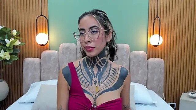 Snapshot of NicoleBlum chatting on 11, 3, 2025 NicoleBlum online show from 11, 3, 2025