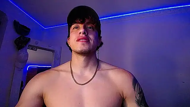 Snapshot of strongboy_ chatting on 9, 1, 2025 strongboy online show from 9, 1, 2025